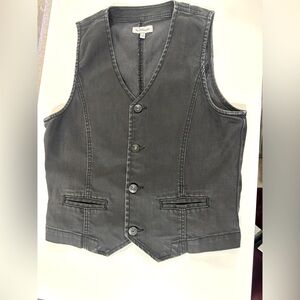 Le Chateau black vest